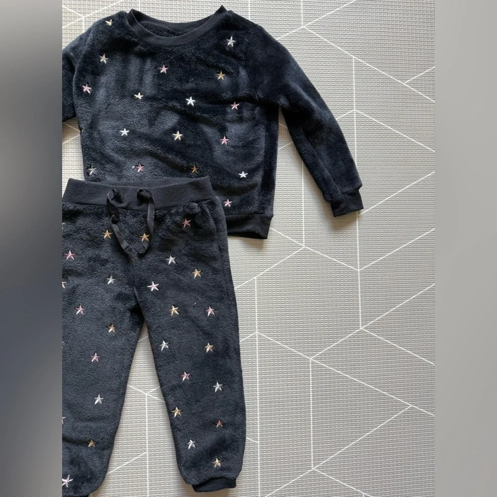 Epic Threads|Baby girl matching two piece fleece tracksuit in Star print•••2T